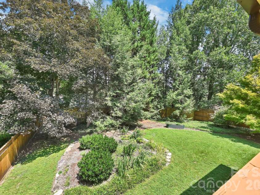 30 Nichols Hill Drive, Asheville, NC 28804.  MLS# CAR4414204, YatesRealty ID 44600. 