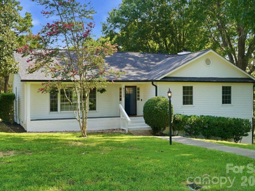 8323 Cliffside Drive, Charlotte, NC 28270.  MLS# CAR4413932, YatesRealty ID 44601. 8323 Cliffside Dr