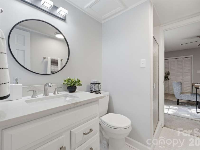 8323 Cliffside Drive, Charlotte, NC 28270.  MLS# CAR4413932, YatesRealty ID 44601. Downstairs full bath