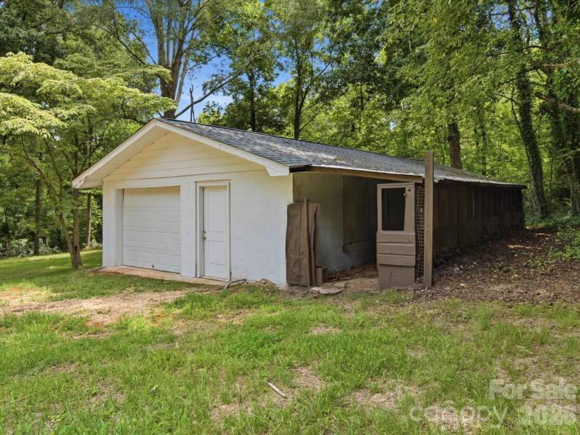 2725 Puetts Chapel Road, Bessemer City, NC 28016.  MLS# CAR4414200, YatesRealty ID 44602. 