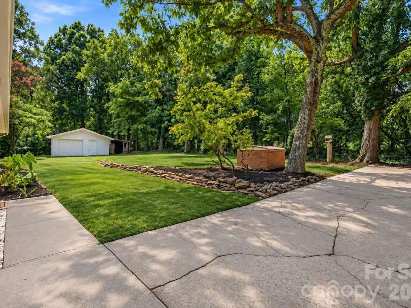 2725 Puetts Chapel Road, Bessemer City, NC 28016.  MLS# CAR4414200, YatesRealty ID 44602. 