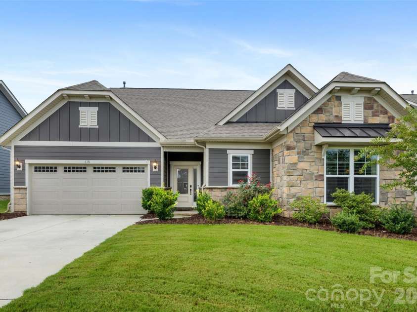 618 Hinterland Lane, Matthews, NC 28104.  MLS# CAR4414165, YatesRealty ID 44603. 