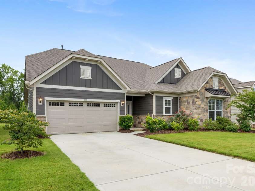 618 Hinterland Lane, Matthews, NC 28104.  MLS# CAR4414165, YatesRealty ID 44603. 