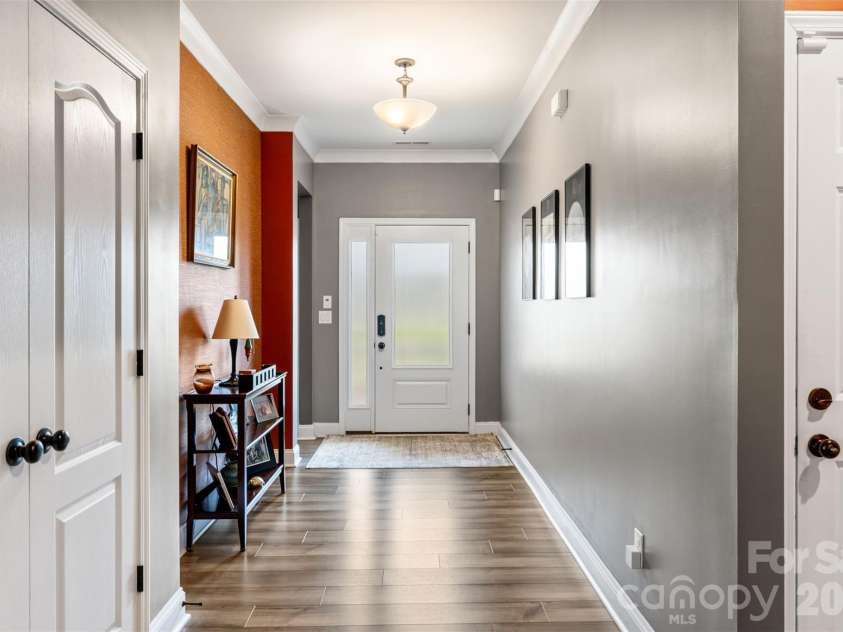 618 Hinterland Lane, Matthews, NC 28104.  MLS# CAR4414165, YatesRealty ID 44603. 