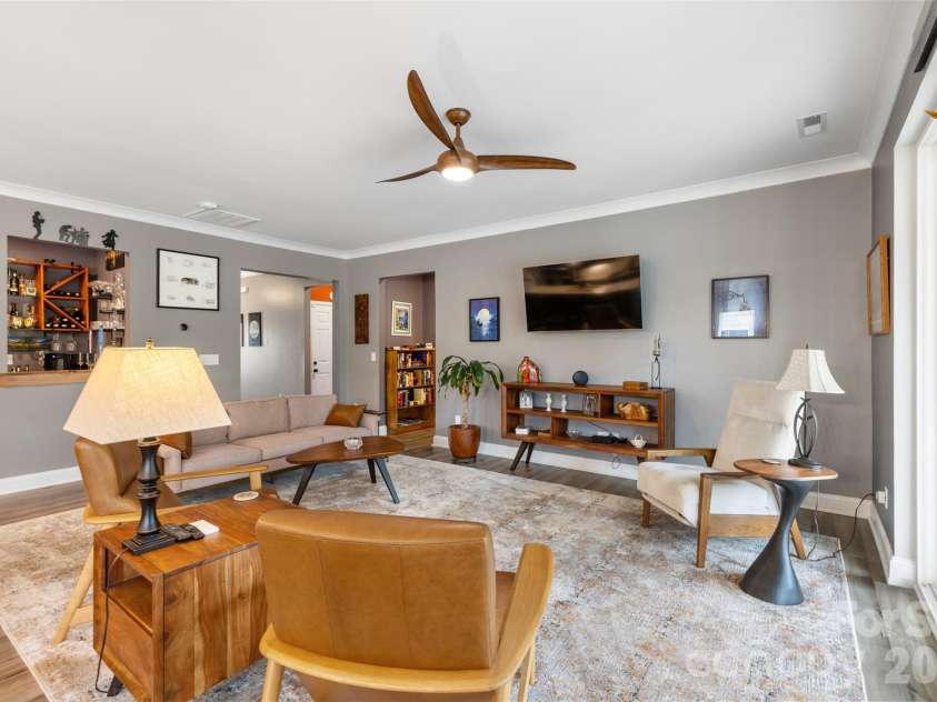 618 Hinterland Lane, Matthews, NC 28104.  MLS# CAR4414165, YatesRealty ID 44603. 