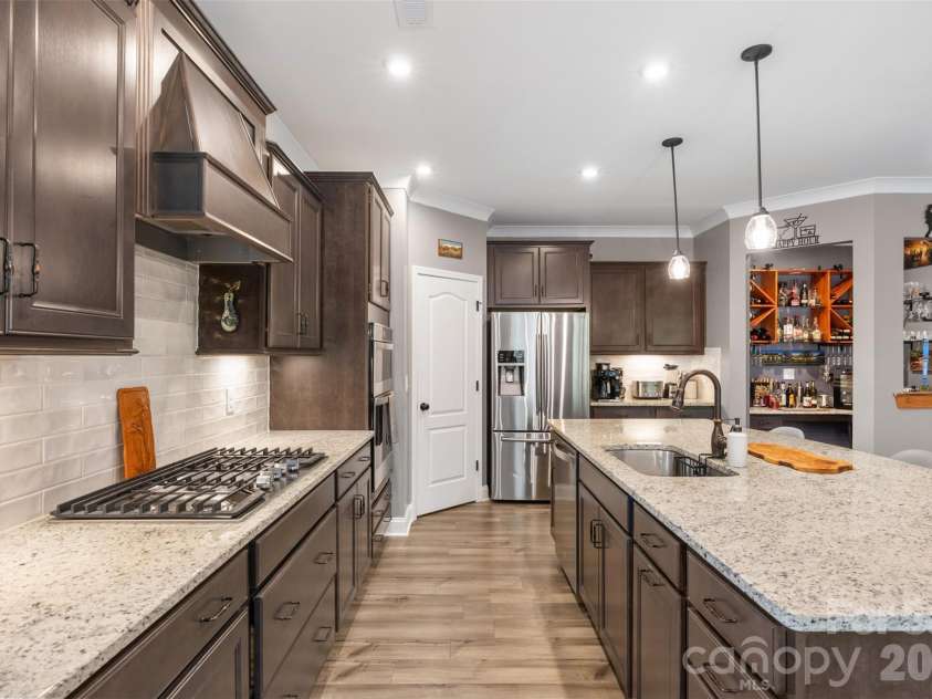 618 Hinterland Lane, Matthews, NC 28104.  MLS# CAR4414165, YatesRealty ID 44603. 