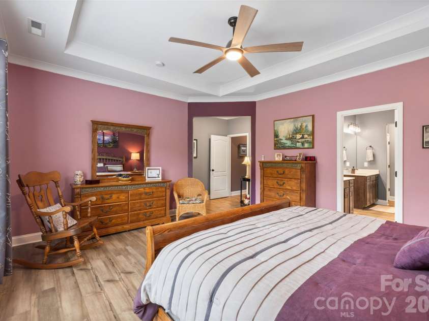 618 Hinterland Lane, Matthews, NC 28104.  MLS# CAR4414165, YatesRealty ID 44603. 