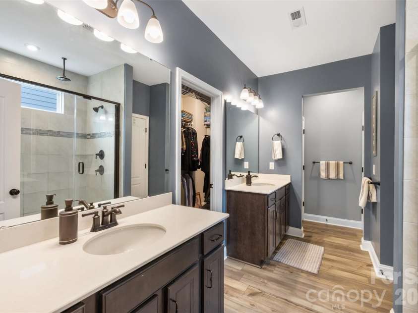 618 Hinterland Lane, Matthews, NC 28104.  MLS# CAR4414165, YatesRealty ID 44603. 
