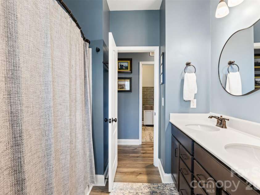 618 Hinterland Lane, Matthews, NC 28104.  MLS# CAR4414165, YatesRealty ID 44603. 
