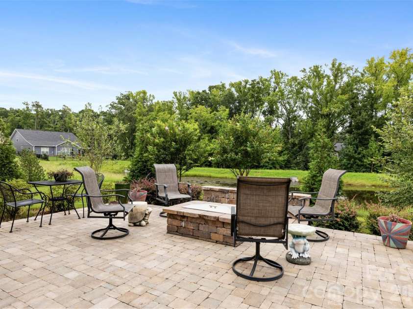 618 Hinterland Lane, Matthews, NC 28104.  MLS# CAR4414165, YatesRealty ID 44603. 