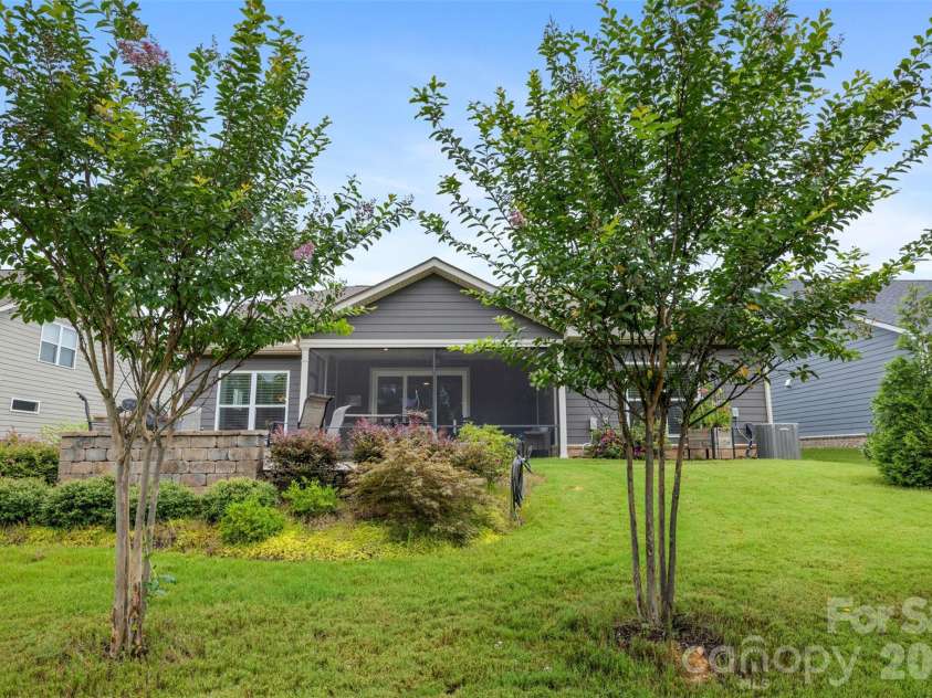 618 Hinterland Lane, Matthews, NC 28104.  MLS# CAR4414165, YatesRealty ID 44603. 