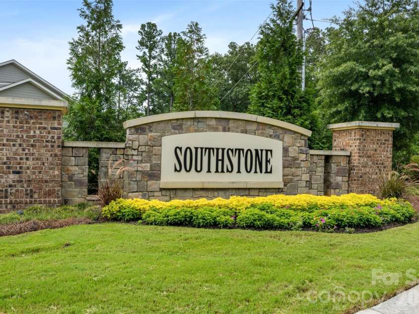 618 Hinterland Lane, Matthews, NC 28104.  MLS# CAR4414165, YatesRealty ID 44603. 