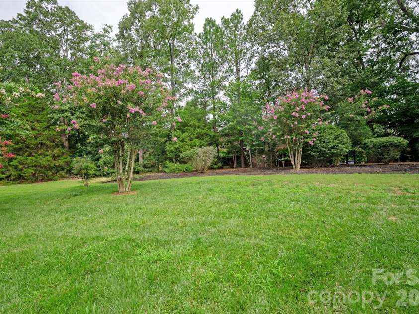 8306 Denholme Drive, Waxhaw, NC 28173.  MLS# CAR4413160, YatesRealty ID 44605. 