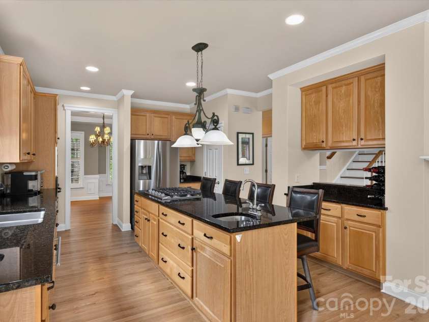 8306 Denholme Drive, Waxhaw, NC 28173.  MLS# CAR4413160, YatesRealty ID 44605. Half bathroom