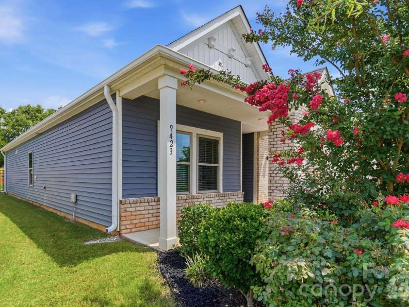 9423 Festival Way, Charlotte, NC 28215.  MLS# CAR4413927, YatesRealty ID 44606. 