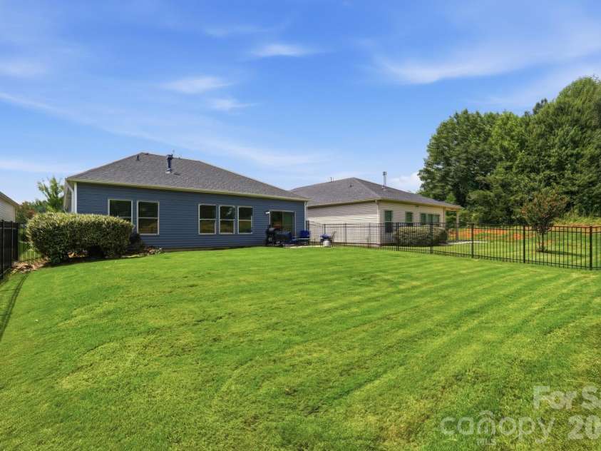 9423 Festival Way, Charlotte, NC 28215.  MLS# CAR4413927, YatesRealty ID 44606. 