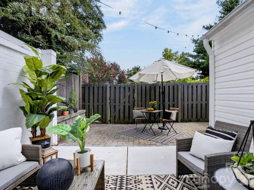 8093 Regent Park Lane, Charlotte, NC 28210.  MLS# CAR4413935, YatesRealty ID 44607. 