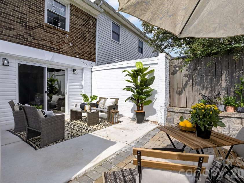8093 Regent Park Lane, Charlotte, NC 28210.  MLS# CAR4413935, YatesRealty ID 44607. 