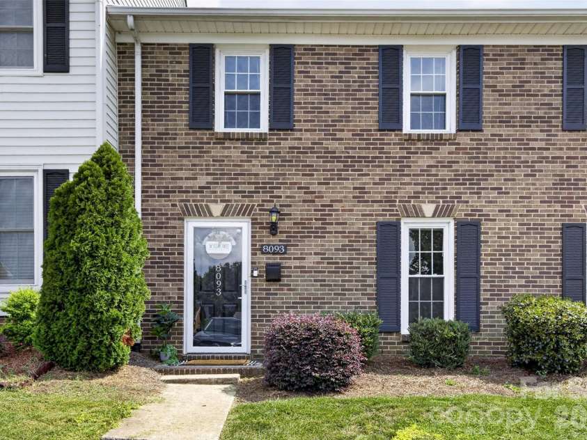 8093 Regent Park Lane, Charlotte, NC 28210.  MLS# CAR4413935, YatesRealty ID 44607. 