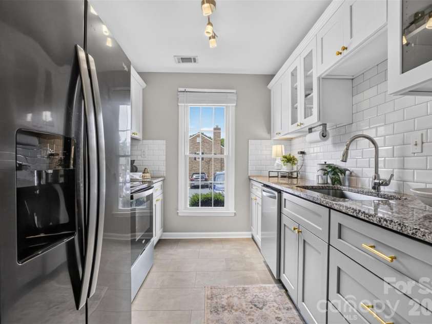8093 Regent Park Lane, Charlotte, NC 28210.  MLS# CAR4413935, YatesRealty ID 44607. 