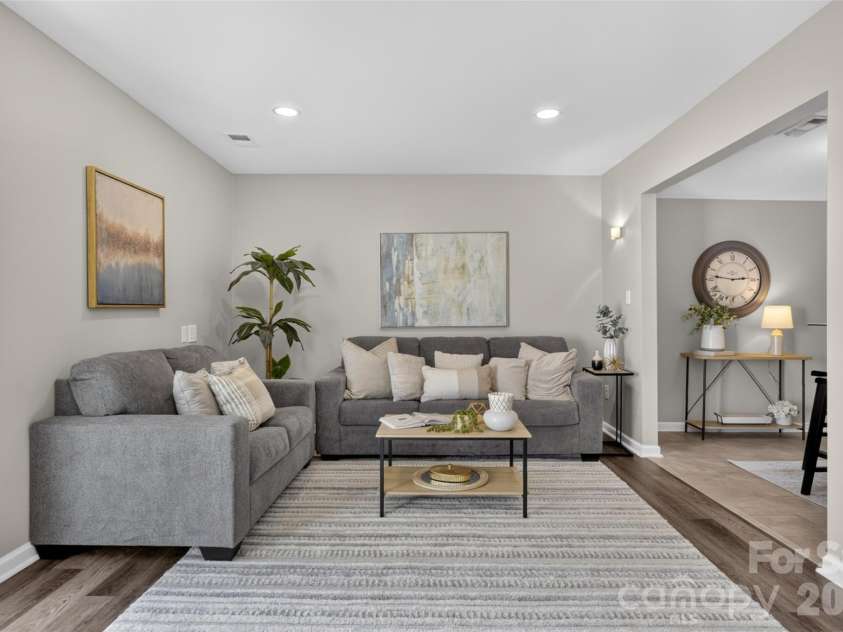 8093 Regent Park Lane, Charlotte, NC 28210.  MLS# CAR4413935, YatesRealty ID 44607. 