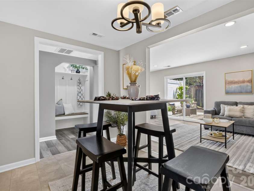 8093 Regent Park Lane, Charlotte, NC 28210.  MLS# CAR4413935, YatesRealty ID 44607. 