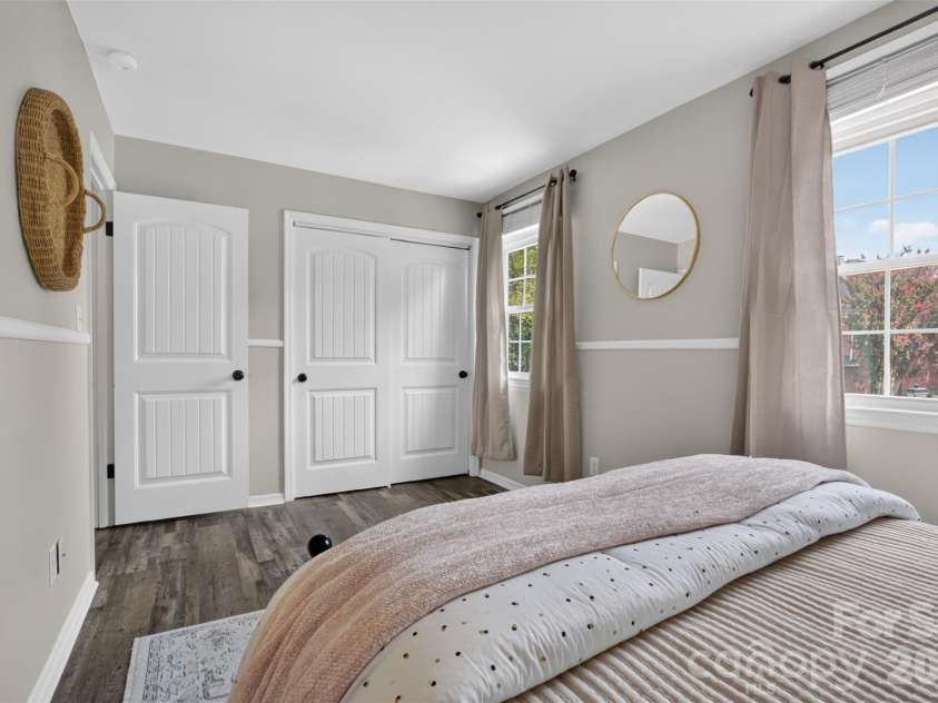 8093 Regent Park Lane, Charlotte, NC 28210.  MLS# CAR4413935, YatesRealty ID 44607. 