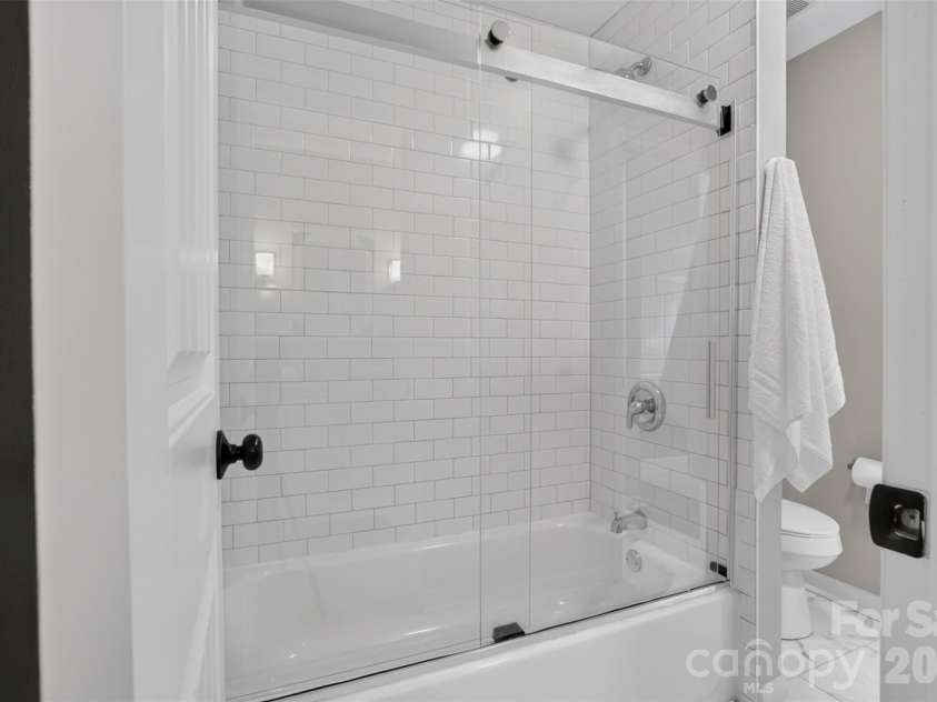 8093 Regent Park Lane, Charlotte, NC 28210.  MLS# CAR4413935, YatesRealty ID 44607. 