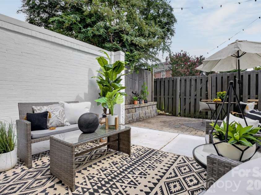 8093 Regent Park Lane, Charlotte, NC 28210.  MLS# CAR4413935, YatesRealty ID 44607. 