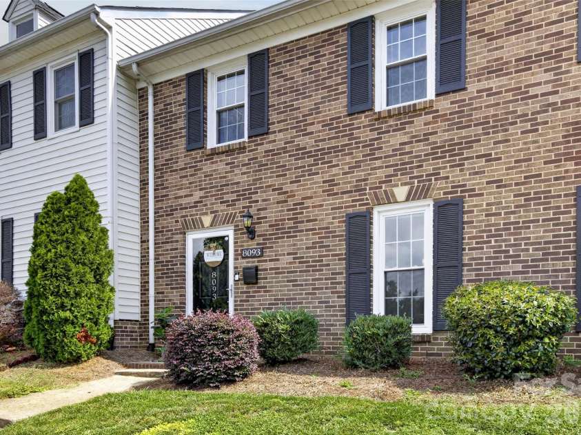 8093 Regent Park Lane, Charlotte, NC 28210.  MLS# CAR4413935, YatesRealty ID 44607. 