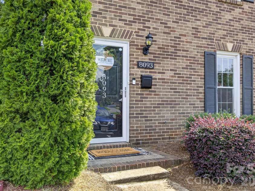 8093 Regent Park Lane, Charlotte, NC 28210.  MLS# CAR4413935, YatesRealty ID 44607. 