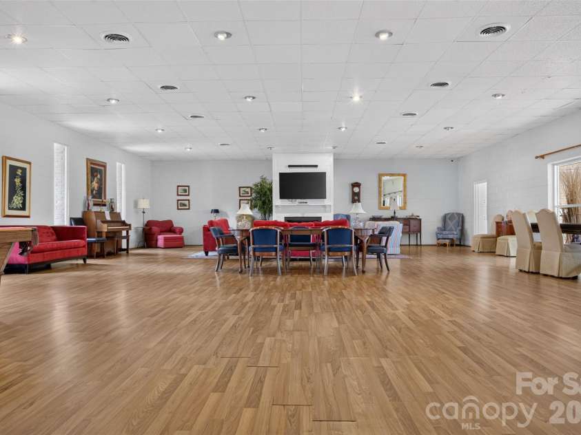 8093 Regent Park Lane, Charlotte, NC 28210.  MLS# CAR4413935, YatesRealty ID 44607. 