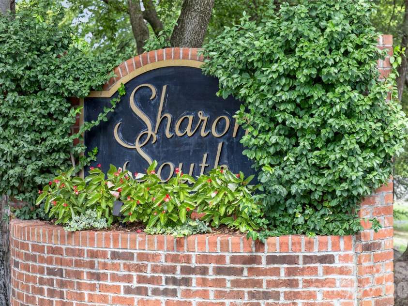 8093 Regent Park Lane, Charlotte, NC 28210.  MLS# CAR4413935, YatesRealty ID 44607. 