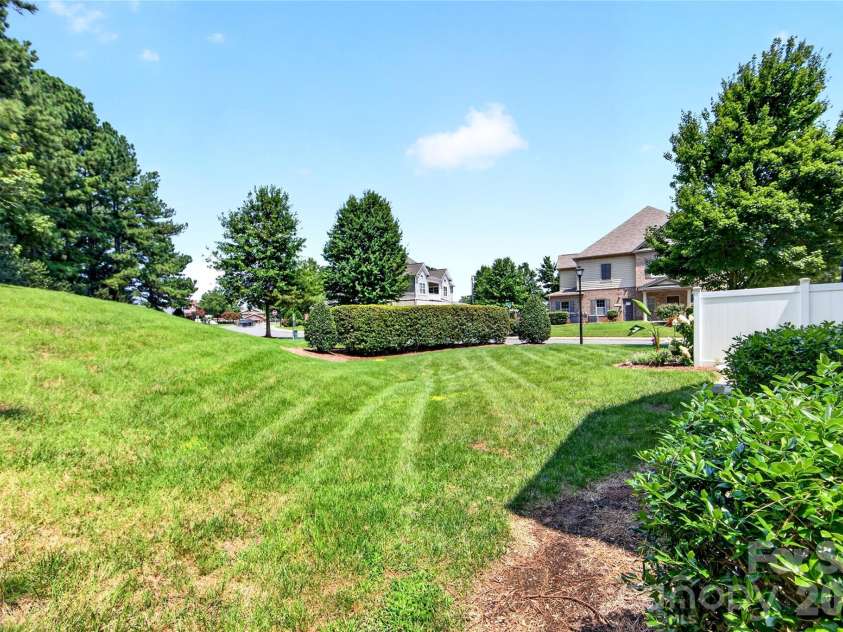 16718 Dolcetto Way, Charlotte, NC 28277.  MLS# CAR4412905, YatesRealty ID 44608. 