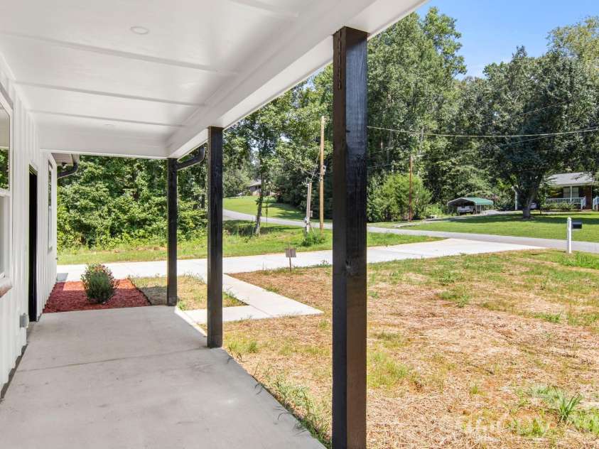 122 Pinecrest Drive, Shelby, NC 28152.  MLS# CAR4413267, YatesRealty ID 44611. 