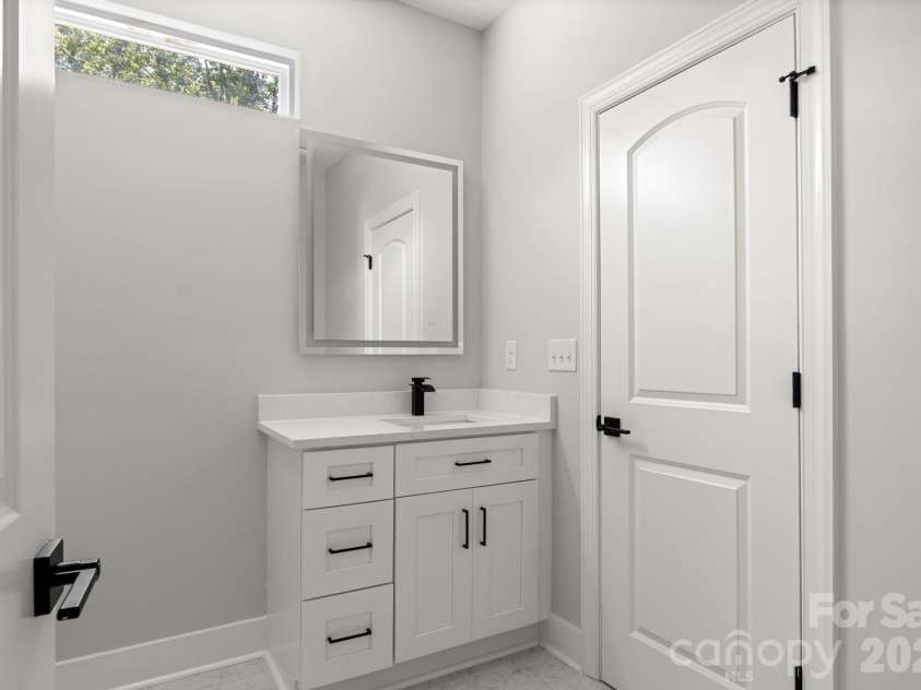 122 Pinecrest Drive, Shelby, NC 28152.  MLS# CAR4413267, YatesRealty ID 44611. 
