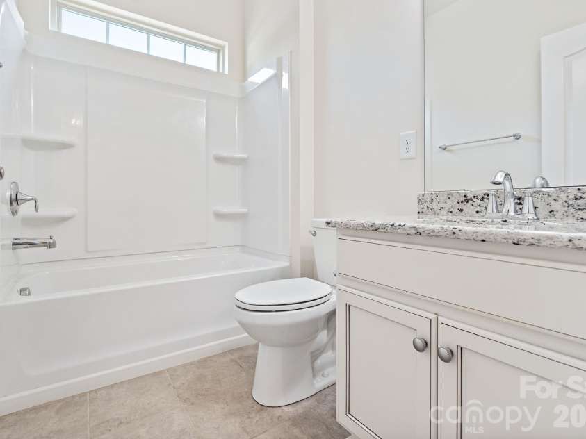 6948 Sunset Crater Place, Lancaster, SC 29720.  MLS# CAR4413356, YatesRealty ID 44612. Full guest bathroom