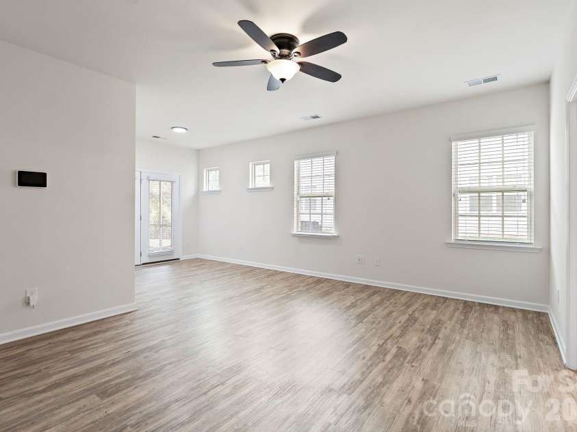 6948 Sunset Crater Place, Lancaster, SC 29720.  MLS# CAR4413356, YatesRealty ID 44612. Primary suite