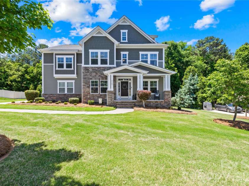 2105 Madeira Circle, Waxhaw, NC 28173.  MLS# CAR4413360, YatesRealty ID 44613. 