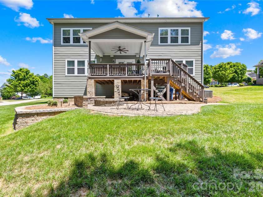 2105 Madeira Circle, Waxhaw, NC 28173.  MLS# CAR4413360, YatesRealty ID 44613. 