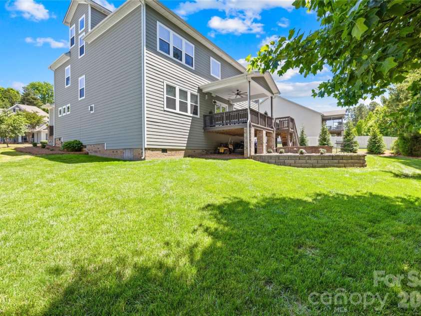 2105 Madeira Circle, Waxhaw, NC 28173.  MLS# CAR4413360, YatesRealty ID 44613. 
