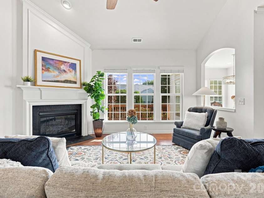 1040 Mesa Verde Drive, Fort Mill, SC 29707.  MLS# CAR4407477, YatesRealty ID 44615. Bright and open Floor plan