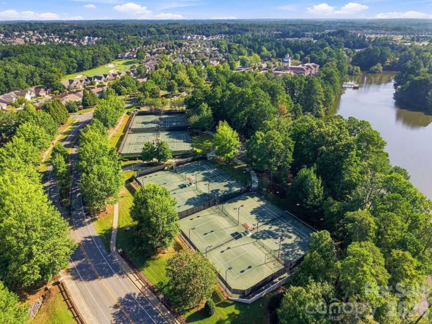 1040 Mesa Verde Drive, Fort Mill, SC 29707.  MLS# CAR4407477, YatesRealty ID 44615. Clay Tennis