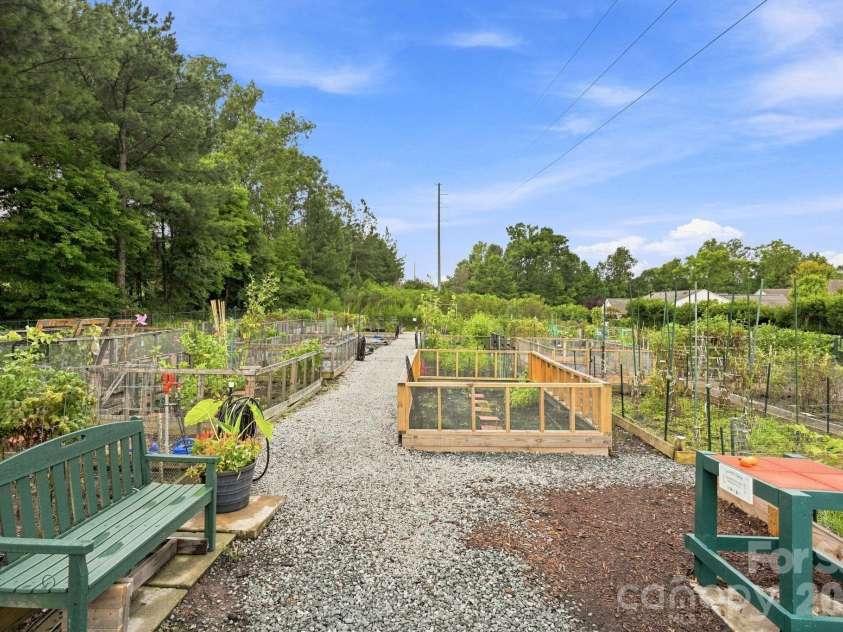 1040 Mesa Verde Drive, Fort Mill, SC 29707.  MLS# CAR4407477, YatesRealty ID 44615. Community Garden
