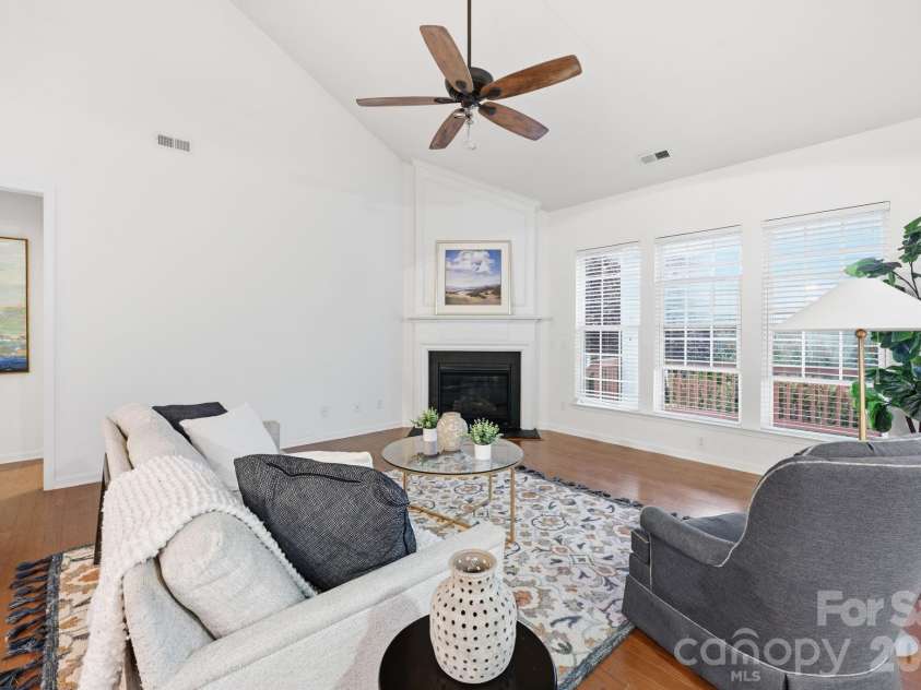1040 Mesa Verde Drive, Fort Mill, SC 29707.  MLS# CAR4407477, YatesRealty ID 44615. Freshly painted