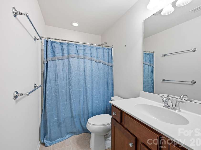 1040 Mesa Verde Drive, Fort Mill, SC 29707.  MLS# CAR4407477, YatesRealty ID 44615. Upper Full Bath