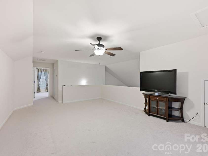 1040 Mesa Verde Drive, Fort Mill, SC 29707.  MLS# CAR4407477, YatesRealty ID 44615. Upper Loft area