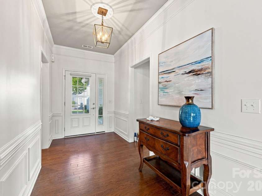 1040 Mesa Verde Drive, Fort Mill, SC 29707.  MLS# CAR4407477, YatesRealty ID 44615. Welcoming Foyer