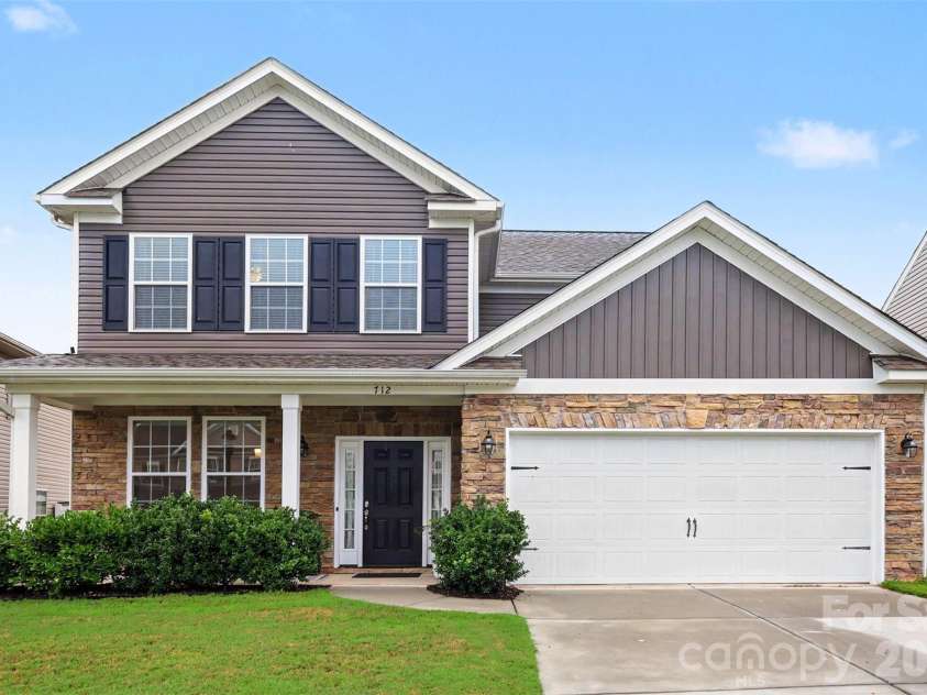 712 Robert Moses Drive, Gastonia, NC 28056.  MLS# CAR4410167, YatesRealty ID 44617. 