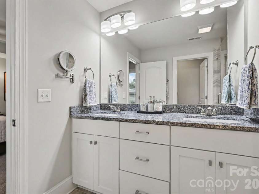 712 Robert Moses Drive, Gastonia, NC 28056.  MLS# CAR4410167, YatesRealty ID 44617. 